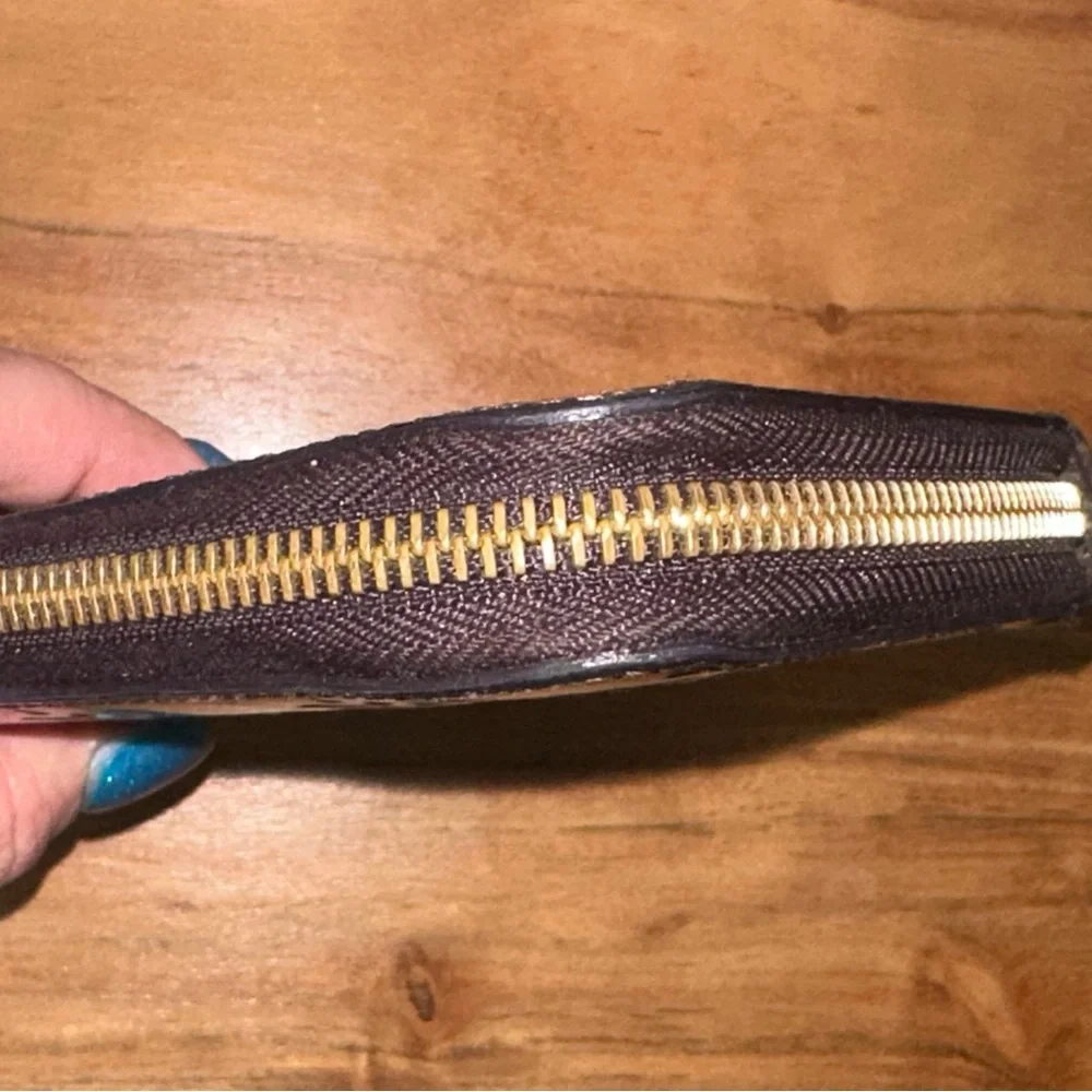 Louis Vuitton Amarante Monogram Vernis Zippy Wallet - Picture 5 of 8